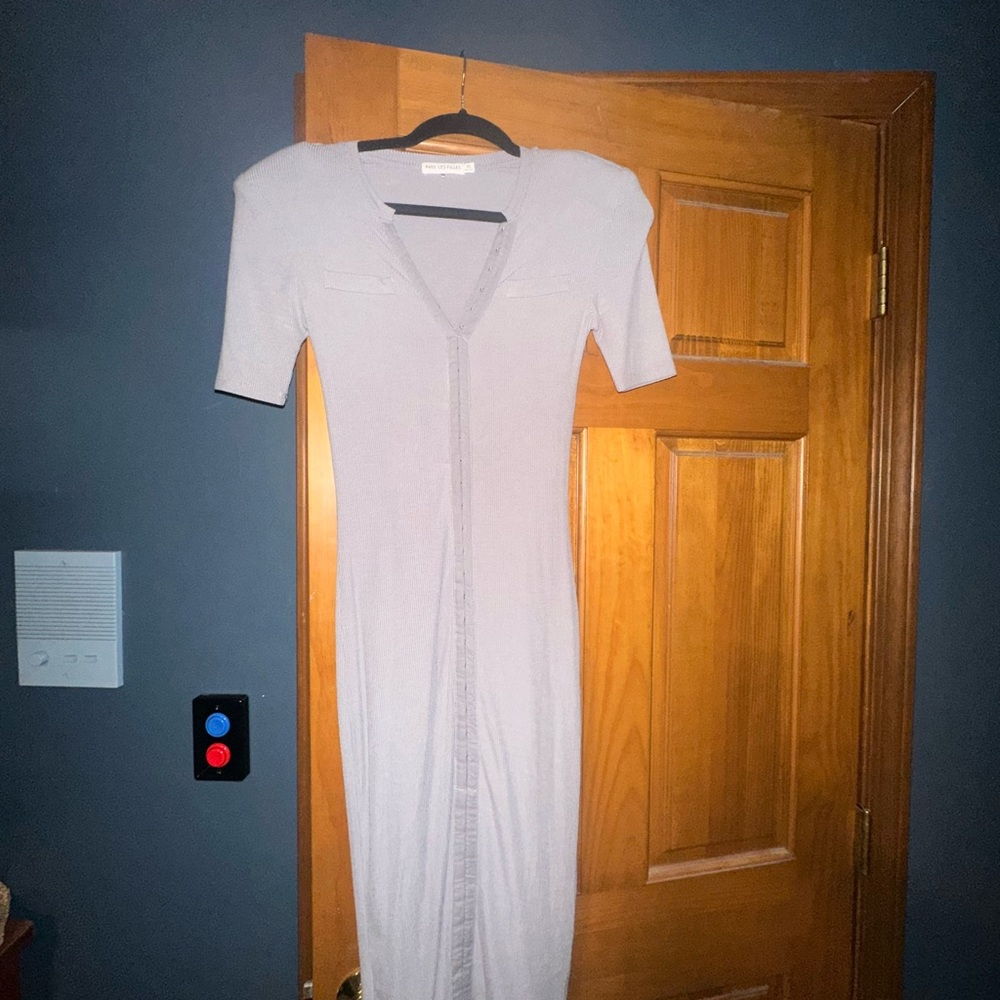 Avec Les Filles Light Gray Long Sleeve Dress
